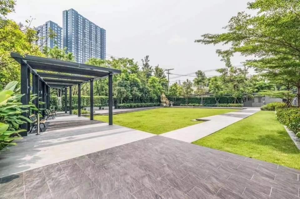 Condo In Bangkok With Swimming Pool Near Malls And Train Luaran gambar