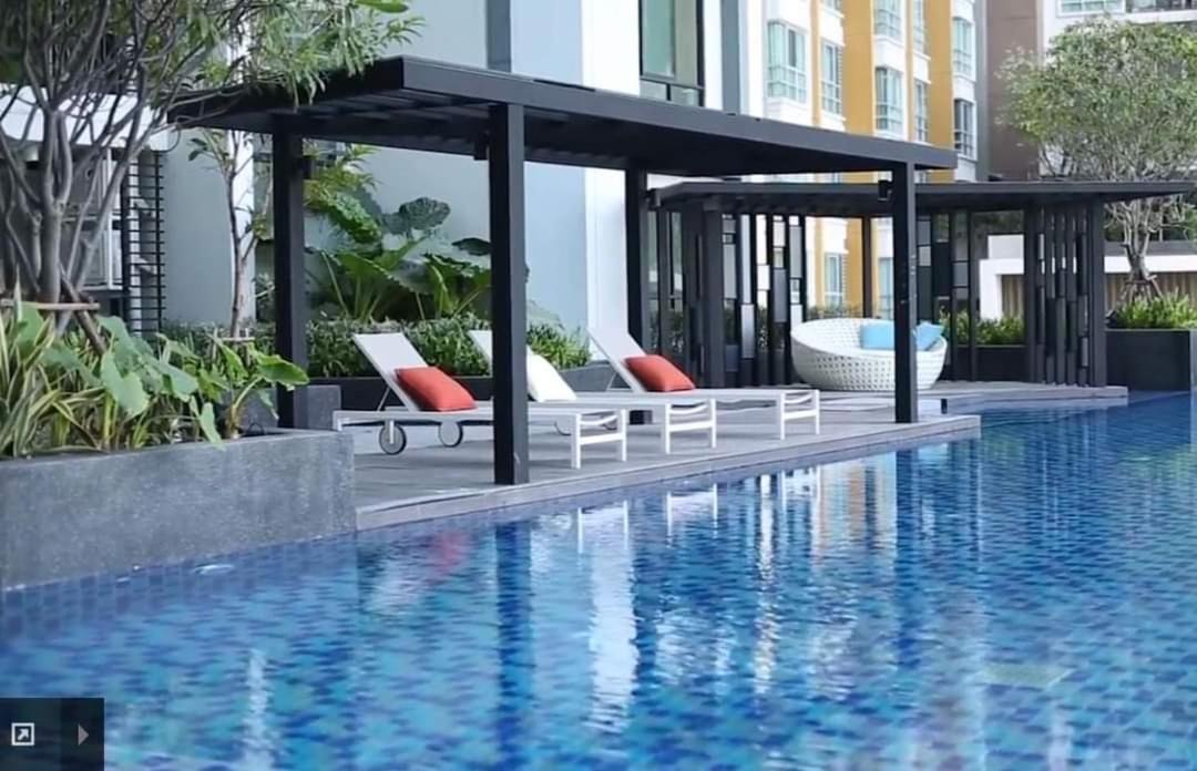 Condo In Bangkok With Swimming Pool Near Malls And Train Luaran gambar