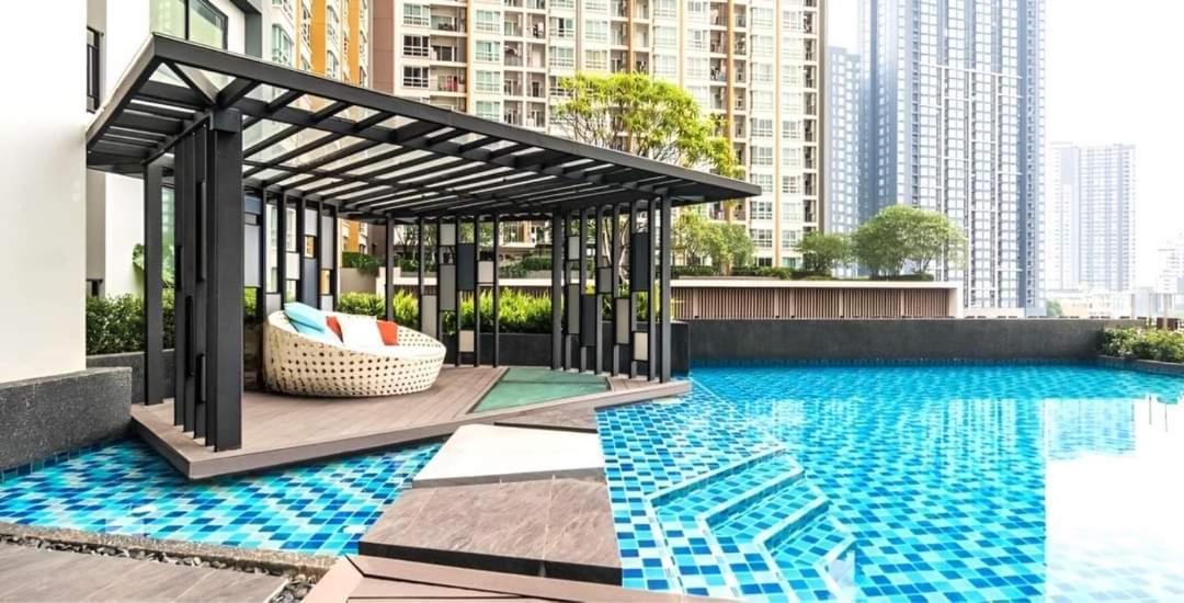 Condo In Bangkok With Swimming Pool Near Malls And Train Luaran gambar