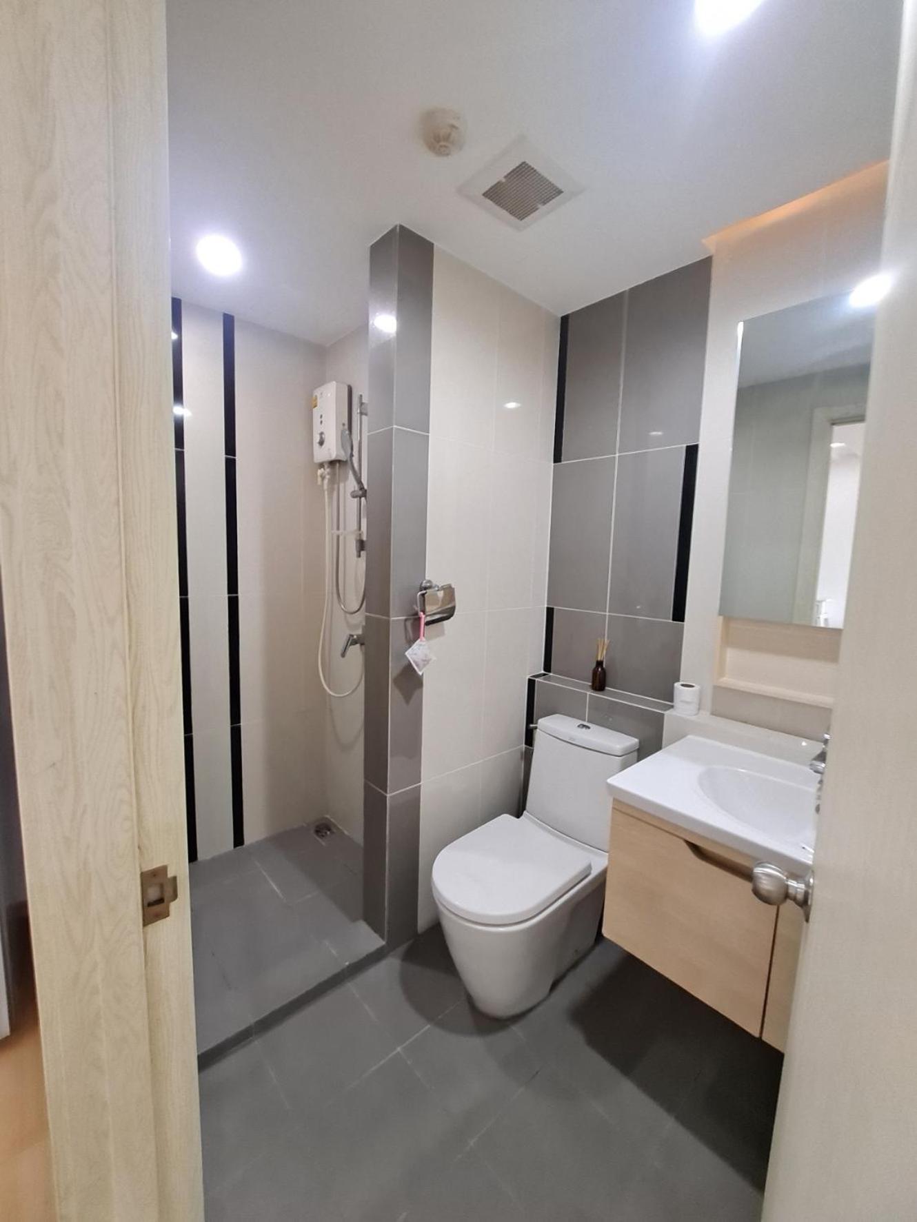 Condo In Bangkok With Swimming Pool Near Malls And Train Luaran gambar
